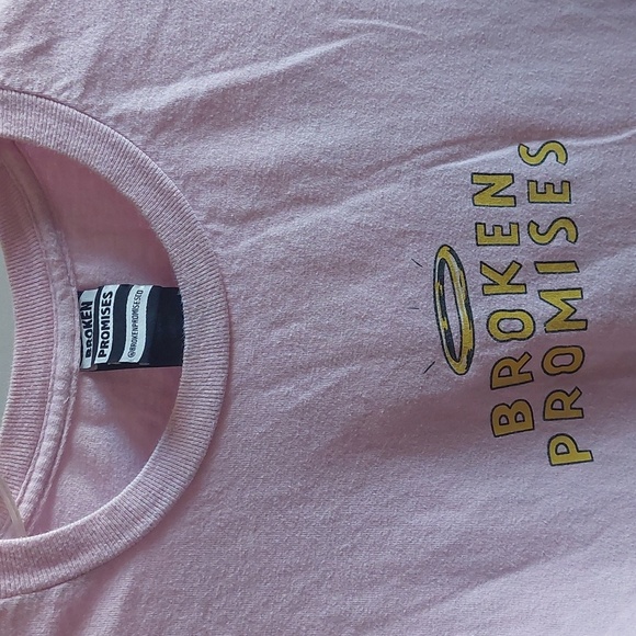 Broken Promises playing with fire 🔥 Pink Crewneck Graphic T- Shirt Large - Picture 4 of 5